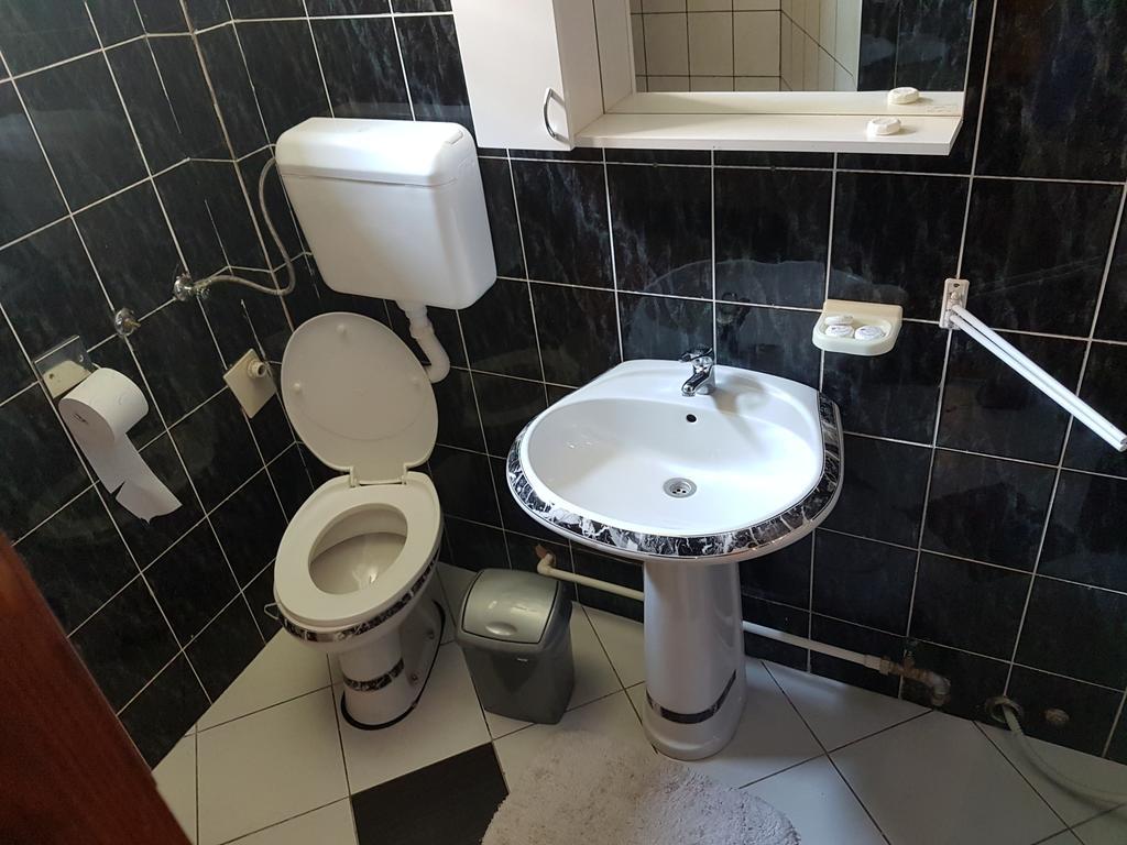 Lira Inn Nis Luaran gambar