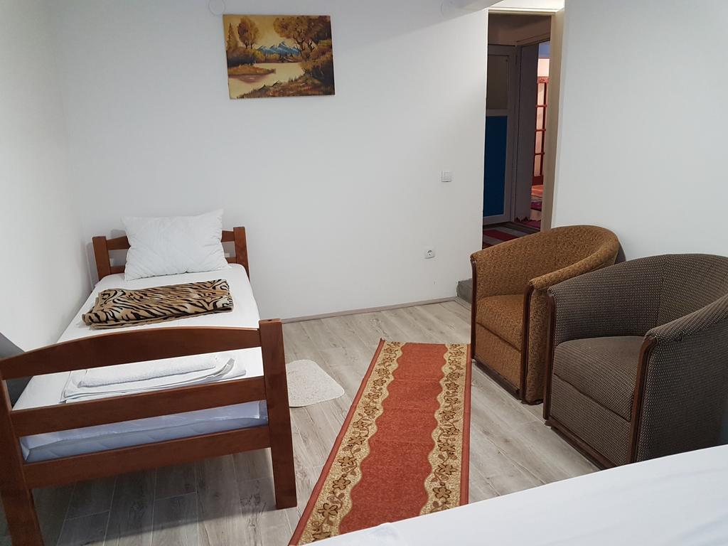 Lira Inn Nis Luaran gambar